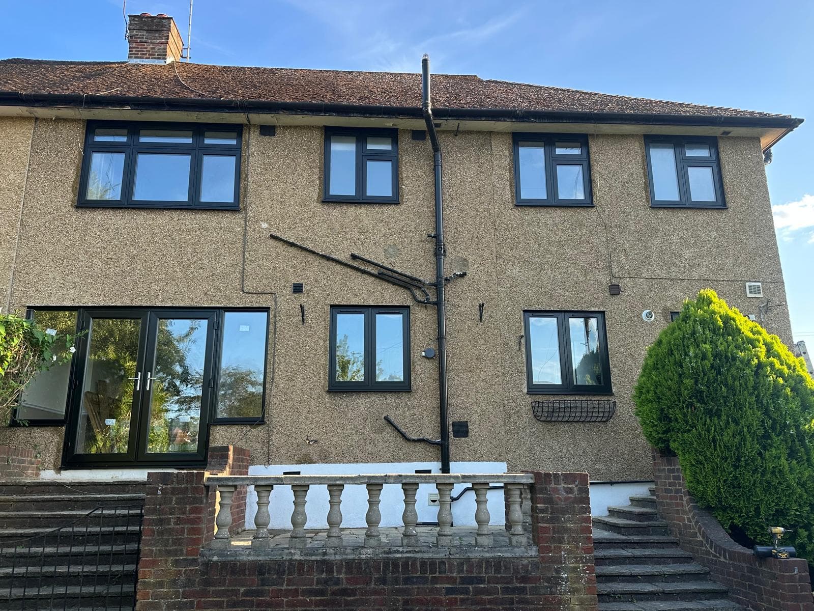 UK home fitted throughout with anthracite aluminium windows as a timber alternative