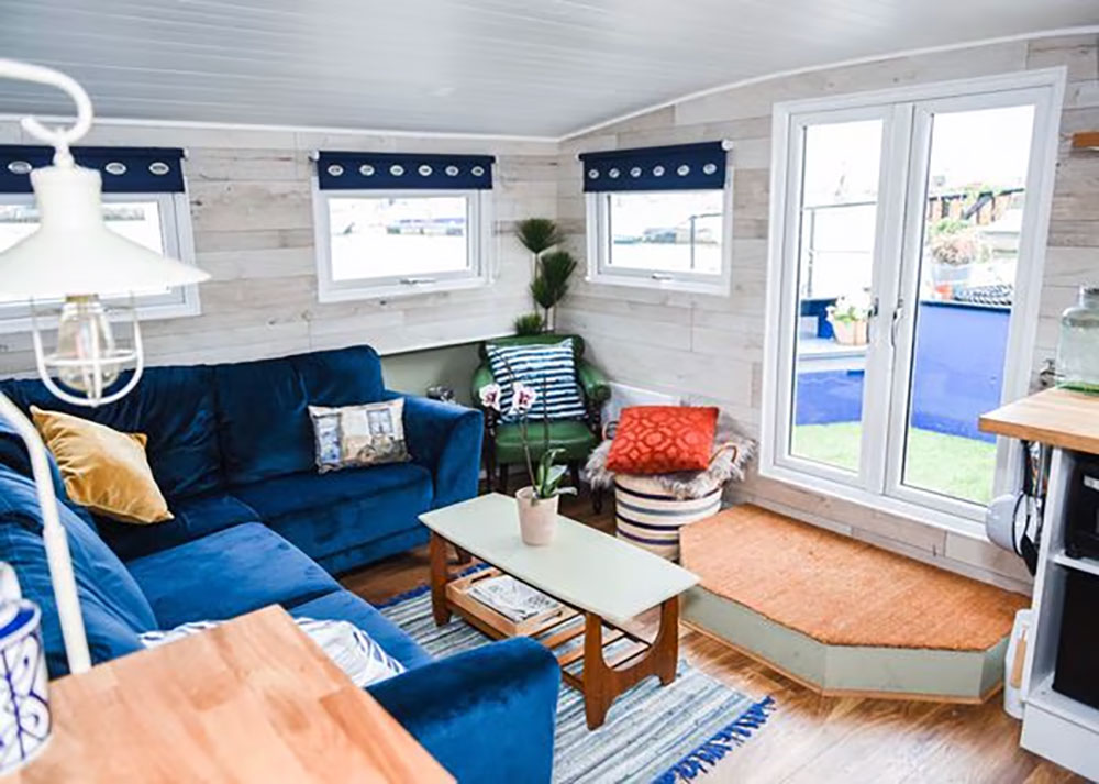 Victorian sliding sash window